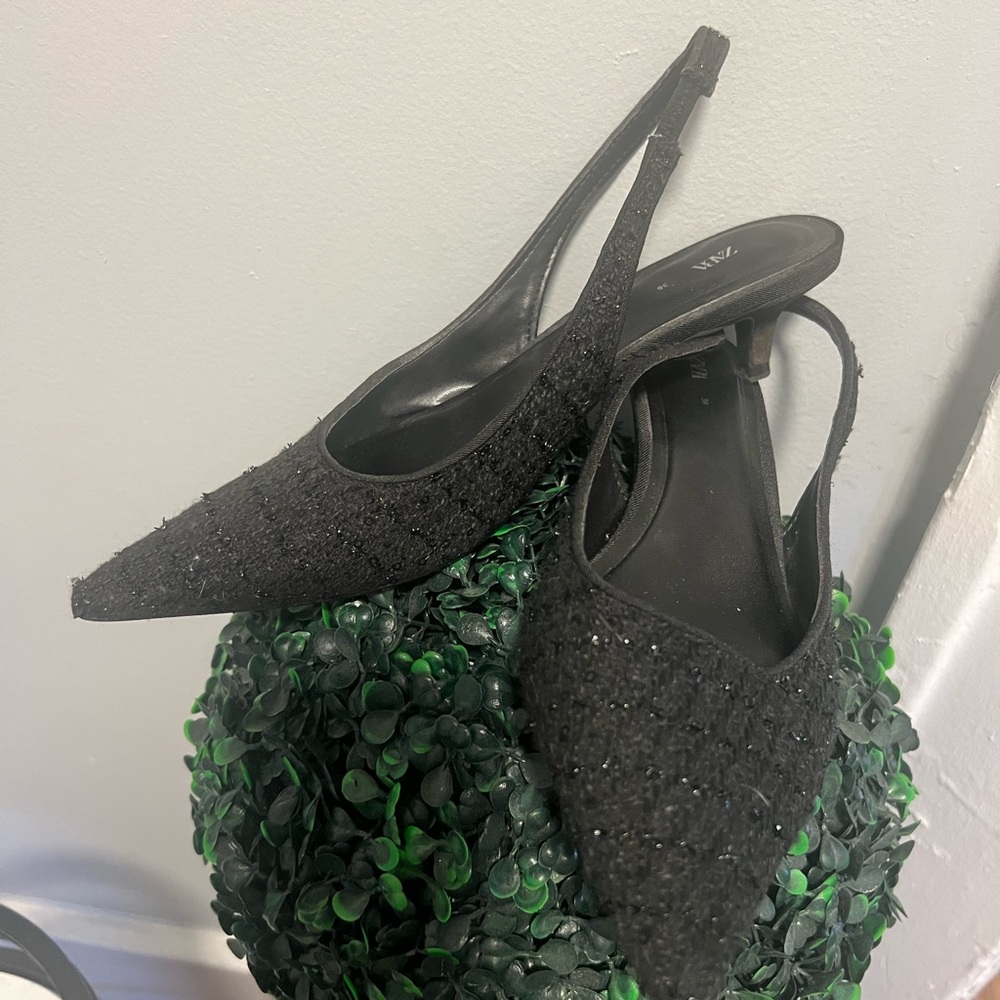 Zara Black Textured Slingback Shoes - Picture 2 of 8
